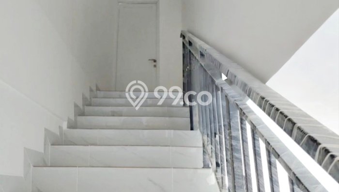 Ruko Ready di Cakung, Luas 292m2m², Kawasan Komersial Ruko Ready di Cakung, Luas 292m2m², Kawasan Komersial