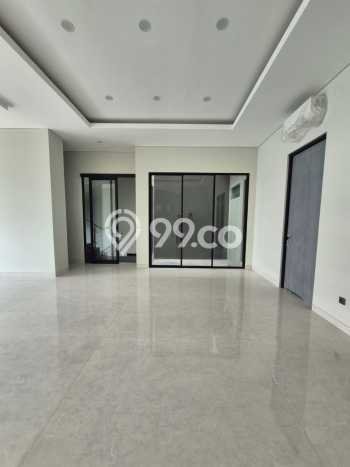 Rumah Mewah LB 420m2 Siap Pakai Desain Elegan di Citraland, Surabaya Rumah Mewah LB 420m2 Siap Pakai Desain Elegan di Citraland, Surabaya