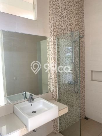 Rumah Luxury Modern Siap Huni di Citraland Surabaya Rumah Luxury Modern Siap Huni di Citraland Surabaya