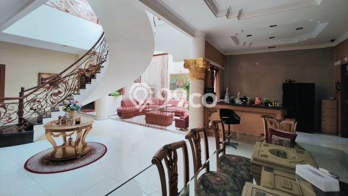Rumah Elit LB 1400m2 Siap Pakai Desain Elegan di Sunter, Jakarta Utara Rumah Elit LB 1400m2 Siap Pakai Desain Elegan di Sunter, Jakarta Utara