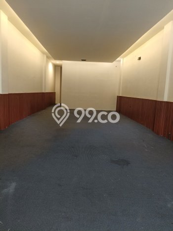 Unit Ruko disewakan di Kelapa Gading Jakarta Utara dengan LT 100m2 / LB 280m2 Unit Ruko disewakan di Kelapa Gading Jakarta Utara dengan LT 100m2 / LB 280m2