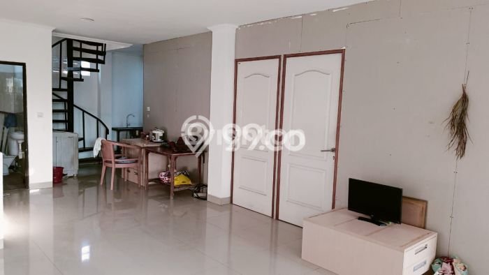 Area Ramai! Ruko Dijual di Denpasar Barat untuk Bisnis Luas Bangunan 200m2 Area Ramai! Ruko Dijual di Denpasar Barat untuk Bisnis Luas Bangunan 200m2