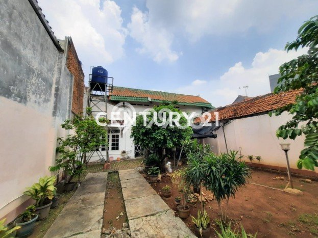 Hunian Mewah LB 200m2 Siap Huni Desain Elegan di Rawamangun, Jakarta Timur Hunian Mewah LB 200m2 Siap Huni Desain Elegan di Rawamangun, Jakarta Timur