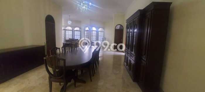 Jual Cepat Hunian Mewah Klasik di Jakarta Selatan Jual Cepat Hunian Mewah Klasik di Jakarta Selatan