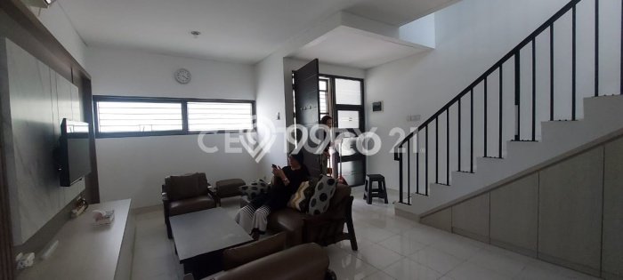 Dijual Cepat Rumah Favorit Siap Huni LB 100m2 di Lippo Cikarang, Cikarang Dijual Cepat Rumah Favorit Siap Huni LB 100m2 di Lippo Cikarang, Cikarang