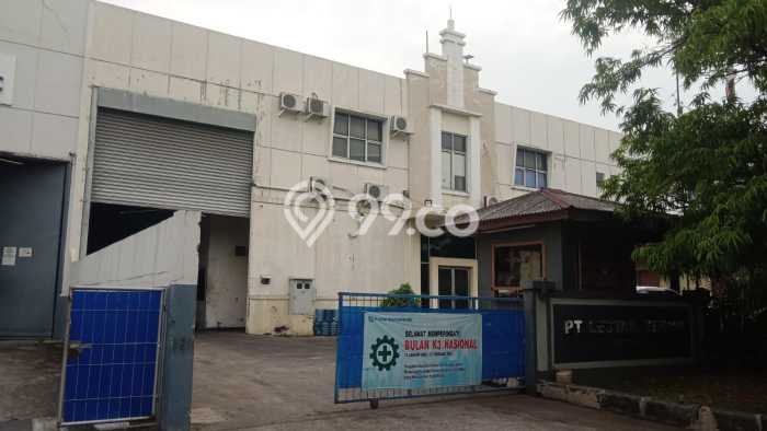LOKASI STRATEGIS! Gudang Kawasan Jababeka, Luas 1496m², Akses Utama LOKASI STRATEGIS! Gudang Kawasan Jababeka, Luas 1496m², Akses Utama