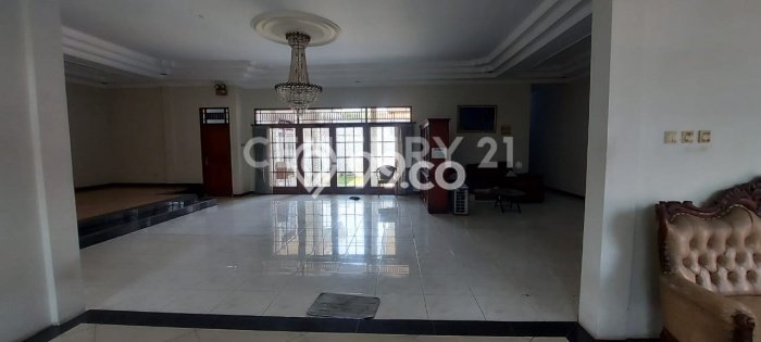Rumah Luxury Modern Tanpa Renovasi di Rawamangun Jakarta Timur Rumah Luxury Modern Tanpa Renovasi di Rawamangun Jakarta Timur
