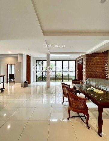 Hunian Elit LB 250m2 Siap Huni Desain Elegan di Lebak Bulus, Jakarta Selatan Hunian Elit LB 250m2 Siap Huni Desain Elegan di Lebak Bulus, Jakarta Selatan