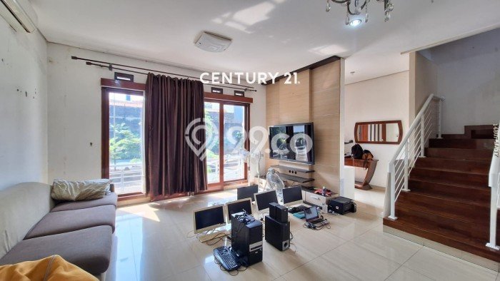 Rumah Strategis Minimalis Lb 163m2 di Ciputat, Tangerang Selatan Rumah Strategis Minimalis Lb 163m2 di Ciputat, Tangerang Selatan