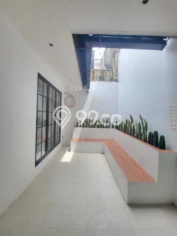 Ready to Use! Premium House LT 135m2 Desain Elegan di Sektor 9-Bintaro Ready to Use! Premium House LT 135m2 Desain Elegan di Sektor 9-Bintaro