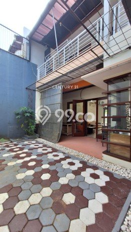 Rumah Strategis Minimalis Lb 163m2 di Ciputat, Tangerang Selatan Rumah Strategis Minimalis Lb 163m2 di Ciputat, Tangerang Selatan