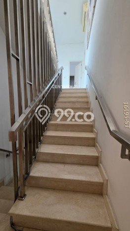 Dijual Rumah Luas Elegan Dengan View Eksklusif di Lebak Bulus, Jakarta Selatan Dijual Rumah Luas Elegan Dengan View Eksklusif di Lebak Bulus, Jakarta Selatan