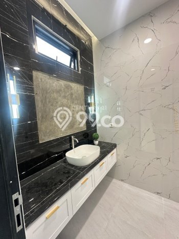 Hunian Mewah LB 140m2 Siap Pakai Desain Elegan di BSD City, Tangerang Hunian Mewah LB 140m2 Siap Pakai Desain Elegan di BSD City, Tangerang