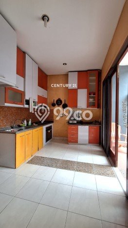 Rumah Strategis Minimalis Lb 163m2 di Ciputat, Tangerang Selatan Rumah Strategis Minimalis Lb 163m2 di Ciputat, Tangerang Selatan