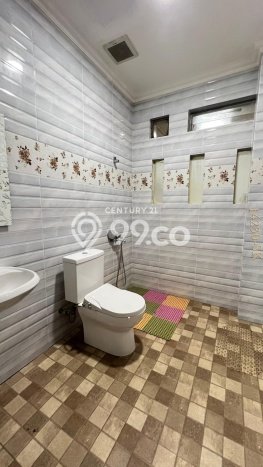 Hunian Mewah LB 450m2 Siap Huni Desain Elegan di Bintaro, Tangerang Selatan Hunian Mewah LB 450m2 Siap Huni Desain Elegan di Bintaro, Tangerang Selatan