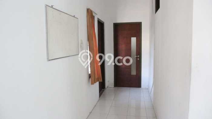 Rumah SUPER MEWAH! di Laweyan, Surakarta, Luas 600m2m² Bangunan 352m2m², HARGA SPESIAL Rumah SUPER MEWAH! di Laweyan, Surakarta, Luas 600m2m² Bangunan 352m2m², HARGA SPESIAL