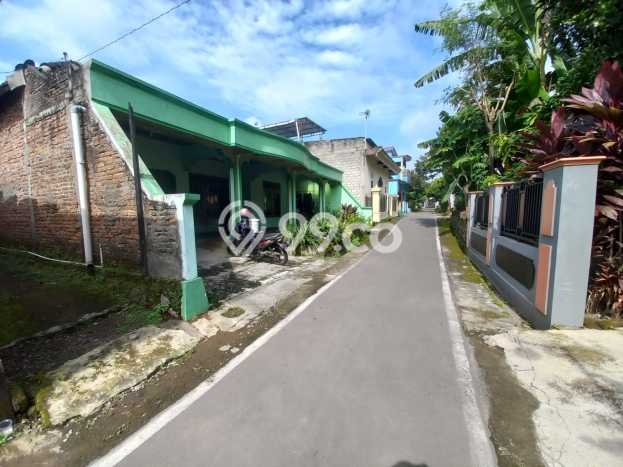 Rumah Modern di Teras, Boyolali, Luas 260m2m² Bangunan 200m2m² Rumah Modern di Teras, Boyolali, Luas 260m2m² Bangunan 200m2m²