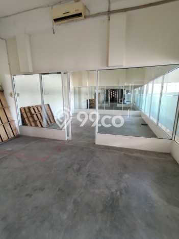 Bisa KPR! Rumah Laweyan, Surakarta, LT 860m2m² Bangunan 400m2m² Bisa KPR! Rumah Laweyan, Surakarta, LT 860m2m² Bangunan 400m2m²