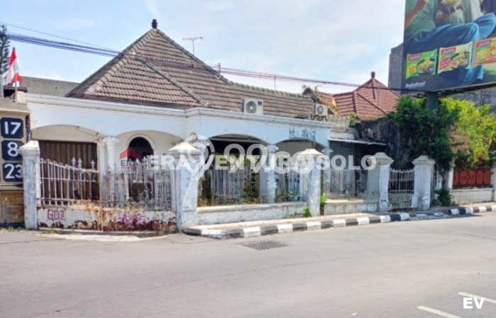 PROPERTI UNGGULAN! Rumah Premium area Laweyan, LT 285m2m² LB 200m2m² PROPERTI UNGGULAN! Rumah Premium area Laweyan, LT 285m2m² LB 200m2m²
