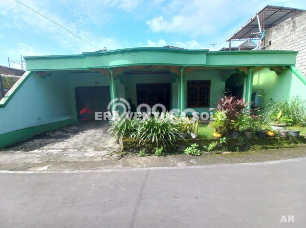 Rumah Modern di Teras, Boyolali, Luas 260m2m² Bangunan 200m2m² Rumah Modern di Teras, Boyolali, Luas 260m2m² Bangunan 200m2m²