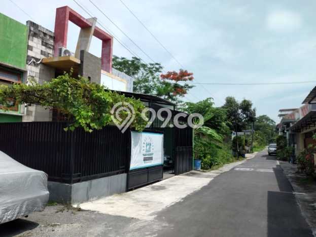 BEST DEAL! Rumah Siap Huni di Kartasura, LT 213m2m² Bangunan 200m2m² BEST DEAL! Rumah Siap Huni di Kartasura, LT 213m2m² Bangunan 200m2m²