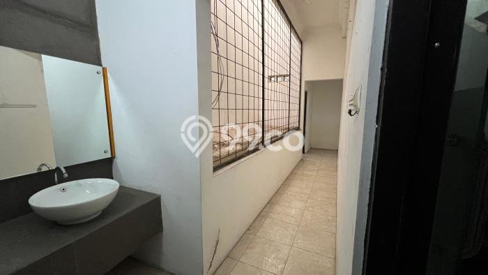 Ruko Kawasan Premium di Serengan, Luas 494m2m², Jalan Utama Ruko Kawasan Premium di Serengan, Luas 494m2m², Jalan Utama