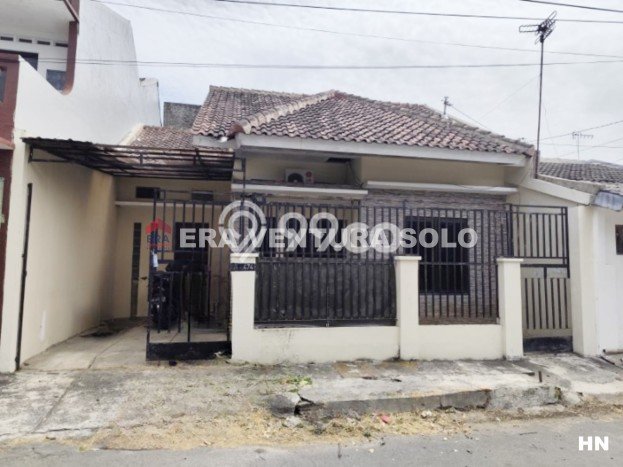 LIMITED UNIT! Rumah area Colomadu, 2 KM, LT 120m2m² LB 100m2m² LIMITED UNIT! Rumah area Colomadu, 2 KM, LT 120m2m² LB 100m2m²