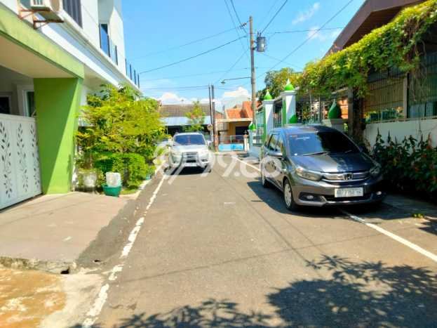 Rumah Strategis Colomadu, Karanganyar, Luas 102m2m² LB 120m2m² Rumah Strategis Colomadu, Karanganyar, Luas 102m2m² LB 120m2m²