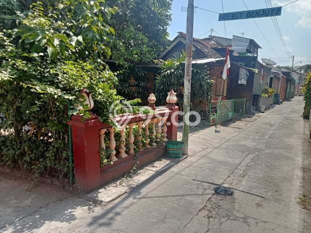 Rumah EXCLUSIVE! area Laweyan, Surakarta, LT 326m2m² LB 180m2m², BISA KPR Rumah EXCLUSIVE! area Laweyan, Surakarta, LT 326m2m² LB 180m2m², BISA KPR