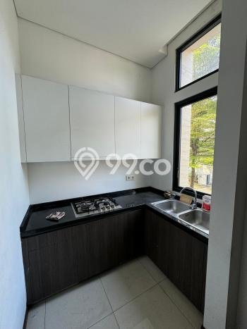 Ready to Use! Luxury House LT 180m2 Desain Elegan di BSD City Ready to Use! Luxury House LT 180m2 Desain Elegan di BSD City