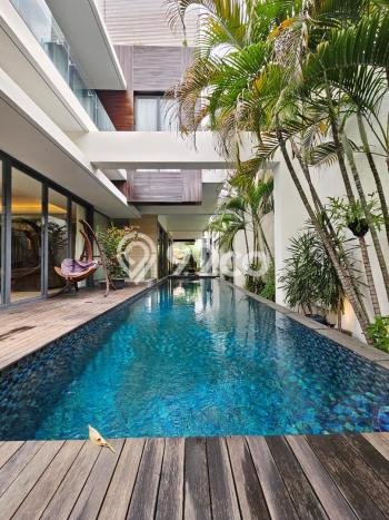 LOKASI STRATEGIS! Rumah di Simprug, Dekat Stasiun, 5 KM, LT 680m² Bangunan 1200m² LOKASI STRATEGIS! Rumah di Simprug, Dekat Stasiun, 5 KM, LT 680m² Bangunan 1200m²
