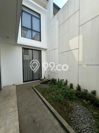 Ready to Use! Luxury House LT 180m2 Desain Elegan di BSD City Ready to Use! Luxury House LT 180m2 Desain Elegan di BSD City