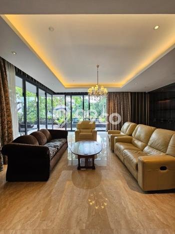 LOKASI STRATEGIS! Rumah di Simprug, Dekat Stasiun, 5 KM, LT 680m² Bangunan 1200m² LOKASI STRATEGIS! Rumah di Simprug, Dekat Stasiun, 5 KM, LT 680m² Bangunan 1200m²