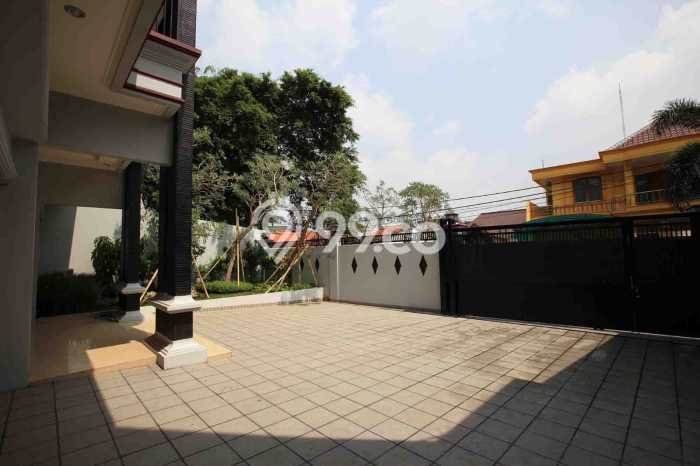 Hunian Eksklusif Dijual LT 524m2 di Kebon Jeruk, Jakarta Barat Hunian Eksklusif Dijual LT 524m2 di Kebon Jeruk, Jakarta Barat
