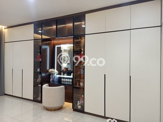 Hunian Elit LB 900m2 Siap Huni Desain Elegan di Pluit, Jakarta Utara Hunian Elit LB 900m2 Siap Huni Desain Elegan di Pluit, Jakarta Utara