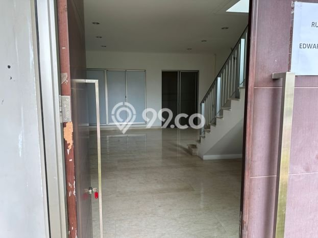 Rumah Luxury Modern Tanpa Renovasi di Pantai Indah Kapuk Jakarta Utara Rumah Luxury Modern Tanpa Renovasi di Pantai Indah Kapuk Jakarta Utara