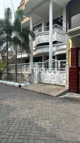 Lokasi strategis! Rumah siap huni dikontrakkan di Sidoarjo LB 360m2 Lokasi strategis! Rumah siap huni dikontrakkan di Sidoarjo LB 360m2