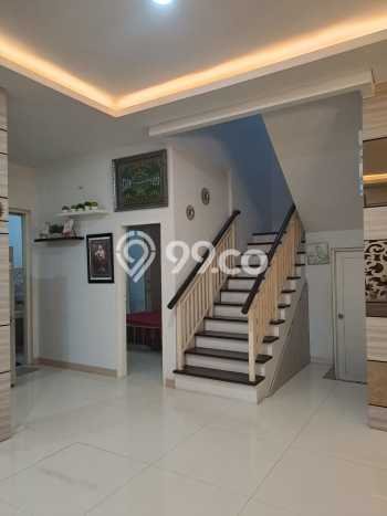 Rumah Modern Cantik 5 Kamar Siap Huni di Sidoarjo Rumah Modern Cantik 5 Kamar Siap Huni di Sidoarjo