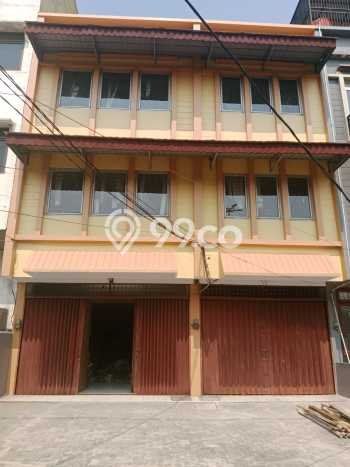 Ruko Dijual di Prime Area Jakarta Barat Luas 450m2 Ruko Dijual di Prime Area Jakarta Barat Luas 450m2