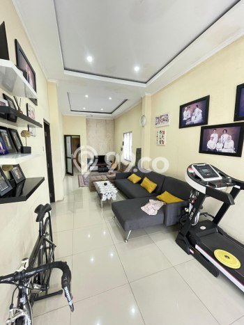 For Sale Rumah 5 Kamar Lokasi Ideal Nyaman dan Strategis di Antapani For Sale Rumah 5 Kamar Lokasi Ideal Nyaman dan Strategis di Antapani