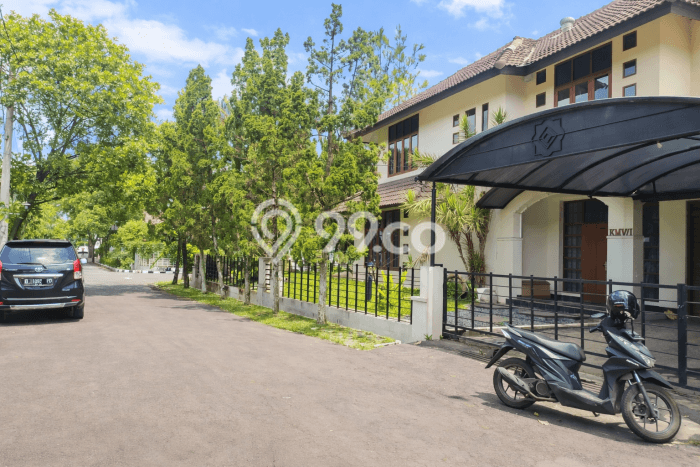 For Sale! Luxury House LT 463m2 Desain Elegan di Bandung Kota For Sale! Luxury House LT 463m2 Desain Elegan di Bandung Kota
