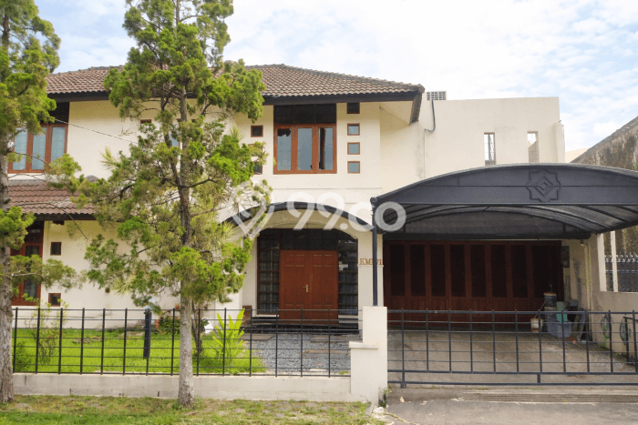 For Sale! Luxury House LT 463m2 Desain Elegan di Bandung Kota For Sale! Luxury House LT 463m2 Desain Elegan di Bandung Kota