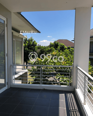 Rumah Luxury Modern Tanpa Renovasi di Graha Surabaya Rumah Luxury Modern Tanpa Renovasi di Graha Surabaya