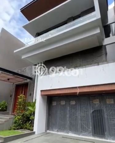 Ready to Use! Luxury House LT 300m2 Desain Modern di Citraland Ready to Use! Luxury House LT 300m2 Desain Modern di Citraland
