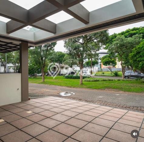 Rumah Mewah LB 358m2 Siap Huni Desain Elegan di Citraland, Surabaya Rumah Mewah LB 358m2 Siap Huni Desain Elegan di Citraland, Surabaya