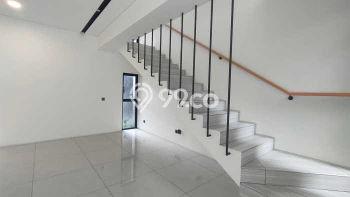 Jual Rumah Mewah Elegan Dengan View Cantik di Kota Baru Parahyangan, Bandung Jual Rumah Mewah Elegan Dengan View Cantik di Kota Baru Parahyangan, Bandung