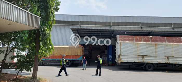 Unit Gudang Dijual di Jakarta Timur LT 18200m2 & LB 8600m2 Unit Gudang Dijual di Jakarta Timur LT 18200m2 & LB 8600m2