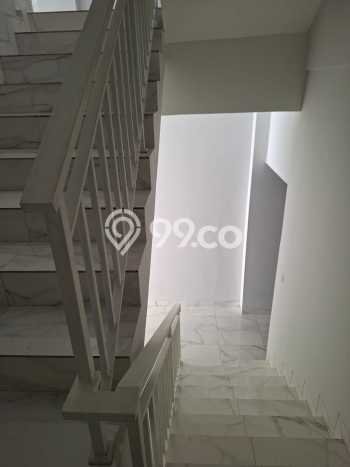 FOR RENT! Ruko di Rawa Buaya Cocok untuk Bisnis 300m2 FOR RENT! Ruko di Rawa Buaya Cocok untuk Bisnis 300m2