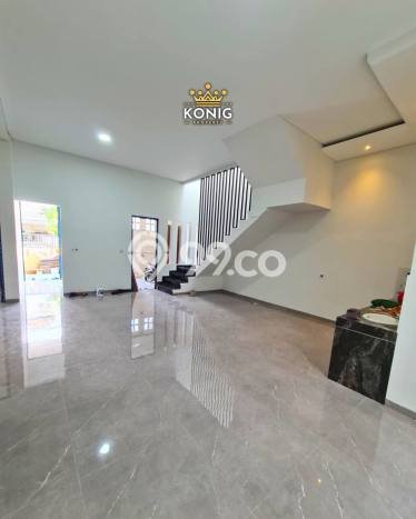 Rumah Elit LB 300m2 Siap Huni Desain Elegan di Manyar, Surabaya Rumah Elit LB 300m2 Siap Huni Desain Elegan di Manyar, Surabaya
