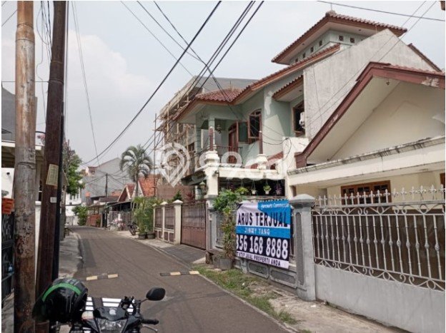 Kesempatan Investasi di Kebayoran Lama, Dekat Kawasan Bisnis, Jakarta Selatan - 4 Kamar Tidur Kesempatan Investasi di Kebayoran Lama, Dekat Kawasan Bisnis, Jakarta Selatan - 4 Kamar Tidur